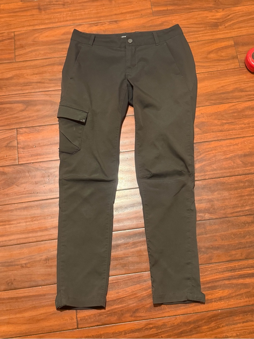 Mountain Hardwear Women's Skinny Cargo Pants in Olive